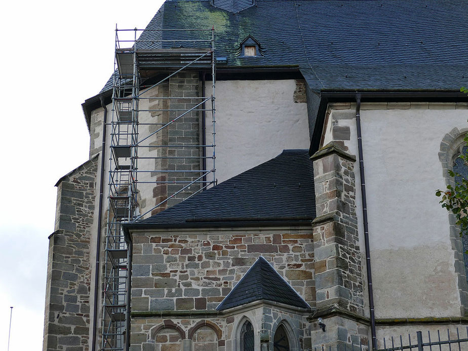 Arbeiten an der neuen Heizungs- und Lüftungsanlage, sowie der Elektronik in St. Crescentius (Foto: Karl-Franz Thiede)